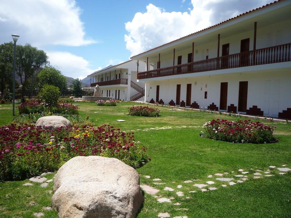 Hotel Agustos Urubamba Buitenkant foto