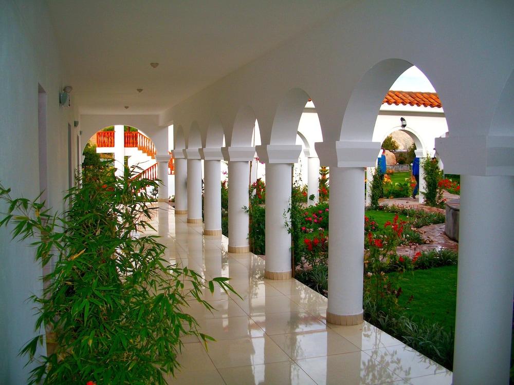 Hotel Agustos Urubamba Buitenkant foto