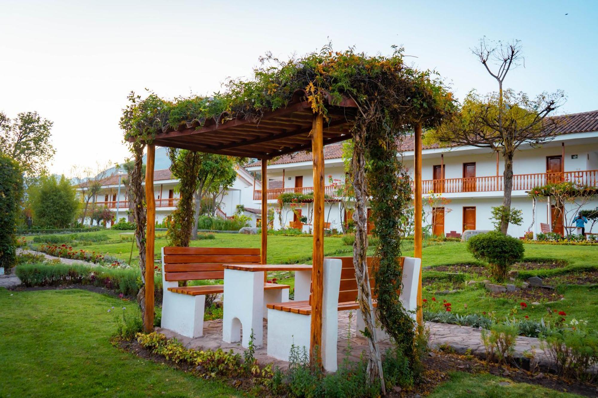 Hotel Agustos Urubamba Buitenkant foto