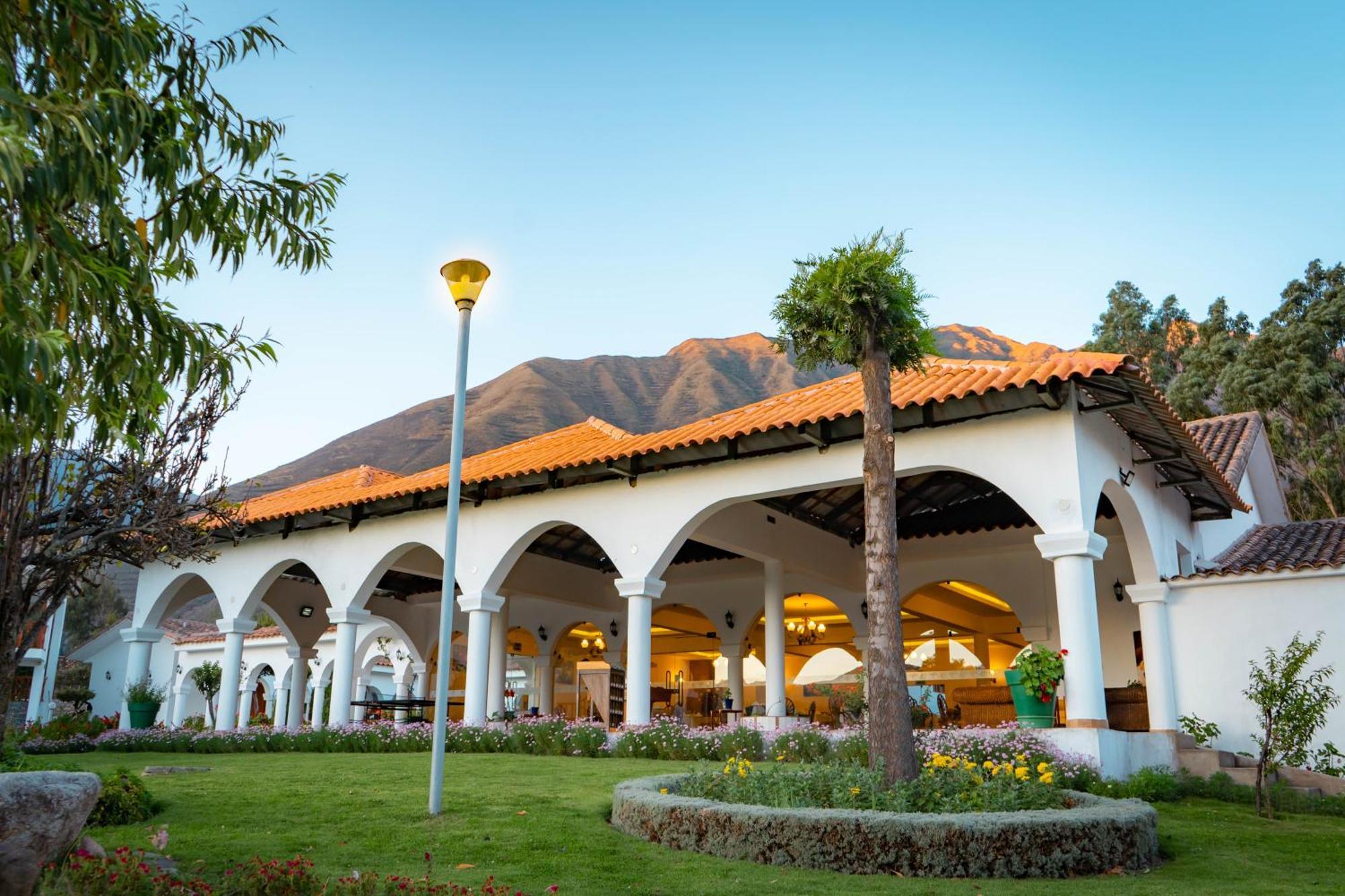 Hotel Agustos Urubamba Buitenkant foto
