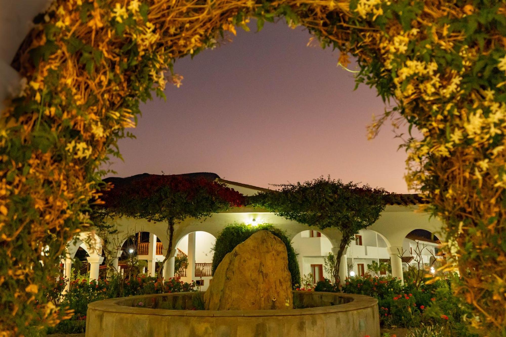 Hotel Agustos Urubamba Buitenkant foto