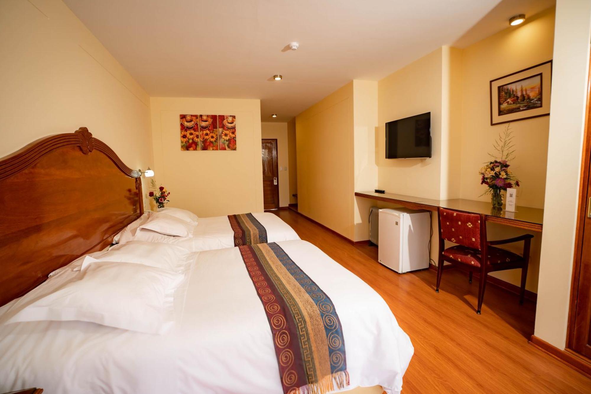 Hotel Agustos Urubamba Buitenkant foto